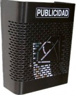 CESTA DE PUBLICIDAD BTV MODELO 241 SERIE DISEÑO. FABRICADA EN ACERO PINTADO EN COLOR NEGRO, TAMAÑO PEQUEÑO. MEDIDAS DE DOSCIENTOS CUARENTA MILIMETROS DE BASE POR TRESCIENTOS MILIMETROS DE ALTURA POR CIENTO TREINTA MILIMETROS DE FONDO. GRAN CAPACIDAD PARA PUBLICIDAD. EXISTEN NUMEROSOS TAMAÑOS Y ACABADOS PARA AJUSTARSE A CADA COMUNIDAD DE PROPIETARIOS.