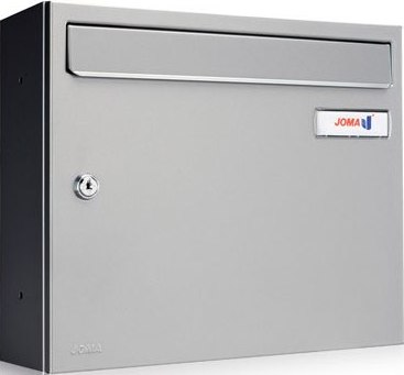 Buzón Modelo KOMPACT V-360 fabricado en chapa de acero electrozincado, con cuerpo y puerta de color Pintura INOX. Pintura antihuellas. Apertura lateral. Gran estanqueidad. Tarjetero de plástico y cerradura de seguridad.