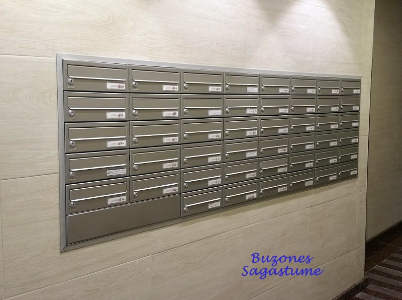 Sagastume Buzones -  Buzn Kompact H-270 - Pintura Inox - Distribuidores nacionales de buzones, tablones de anuncios, cestas de publicidad, sealizaciones, papeleras,... dirigido a comunidades de propietarios y administradores de fincas.